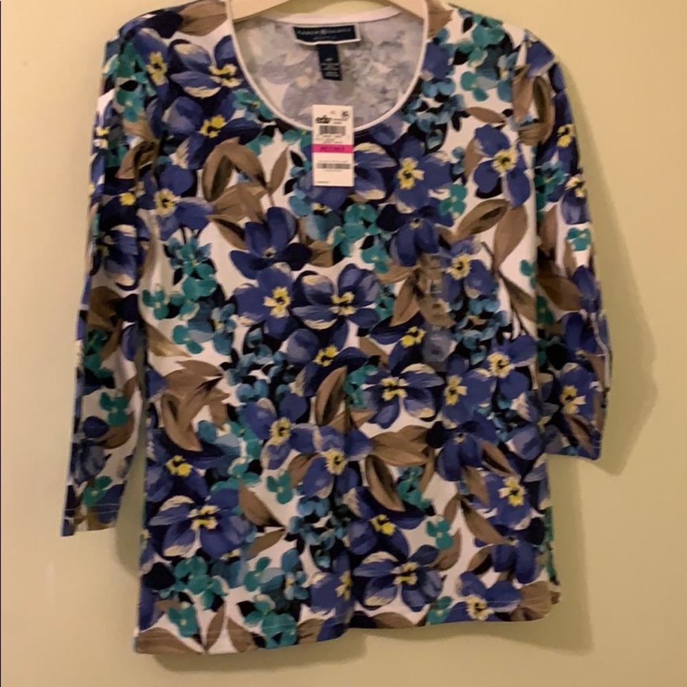 Floral design top
